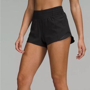 Black Lululemon Hotty Hot Shorts 2.5”
